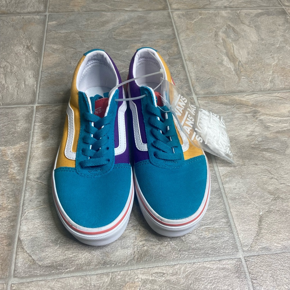 Vans Off The Wall Rainbow Canvas PS Girls Shoe Size 2.5Y Multicolor 500714 NWT